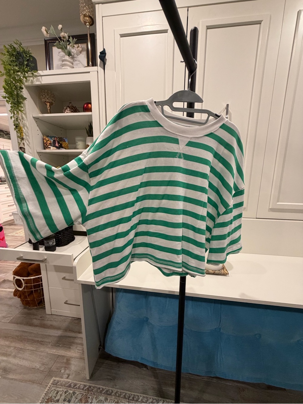 wild fable White & Green Striped Cropped Sweatshirt